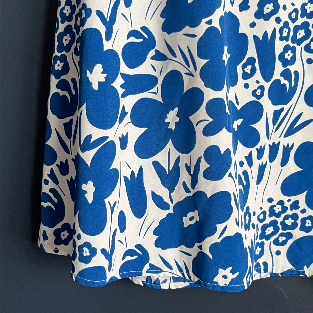 Women’s Blue Floral Ruffle Sleeve Top - Picture 8 of 16